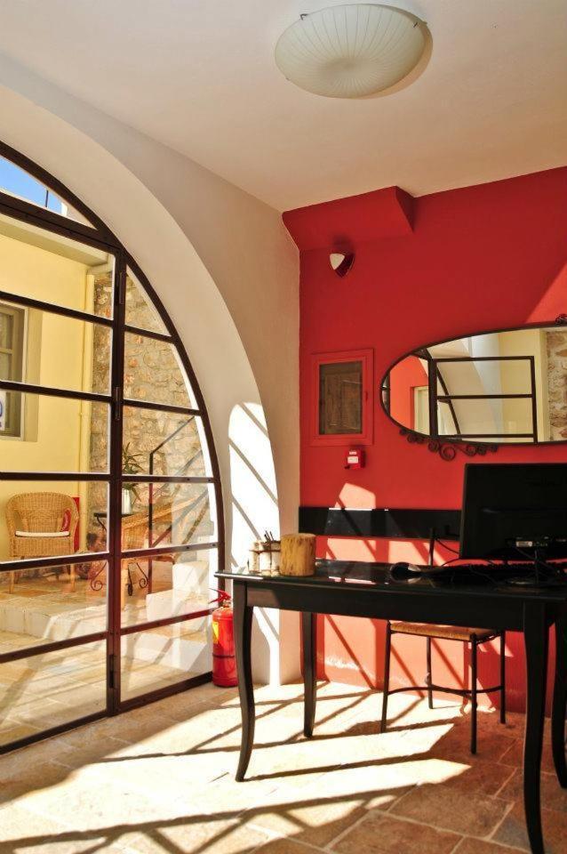 Platanos In The Castle Hotel อิโออันนินา ภายนอก รูปภาพ